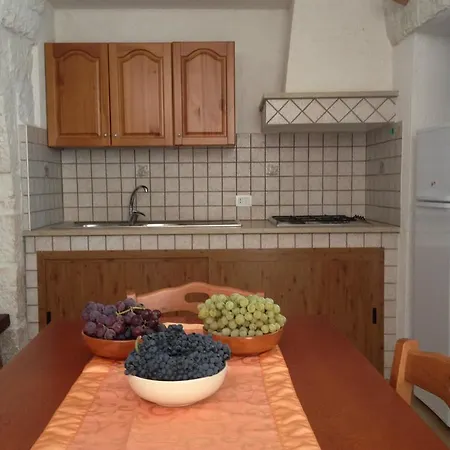 Trulli Cicerone * Чистернино