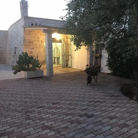 Trulli Cicerone Чистернино